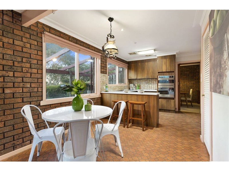 18 Cowrie Street, Glen Waverley VIC 3150