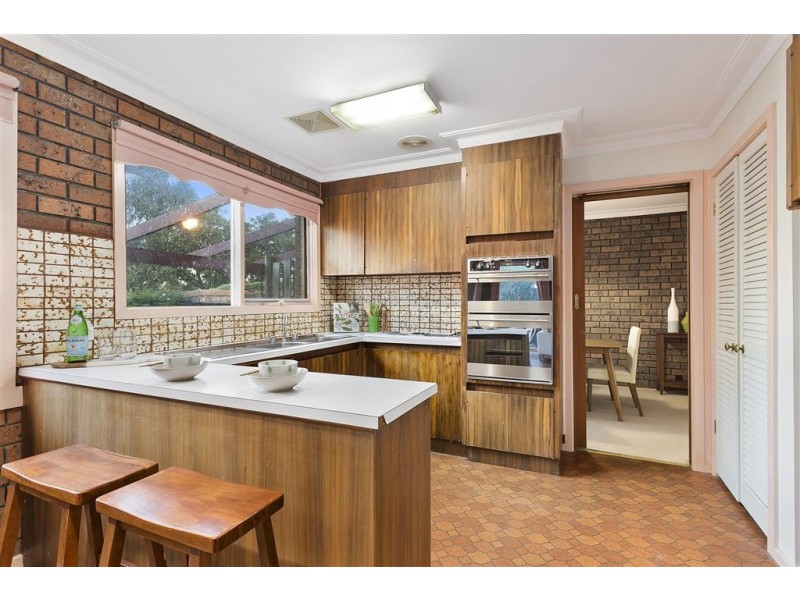 18 Cowrie Street, Glen Waverley VIC 3150