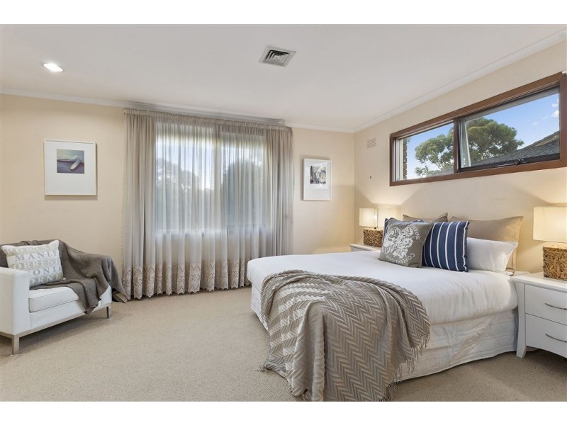 18 Cowrie Street, Glen Waverley VIC 3150