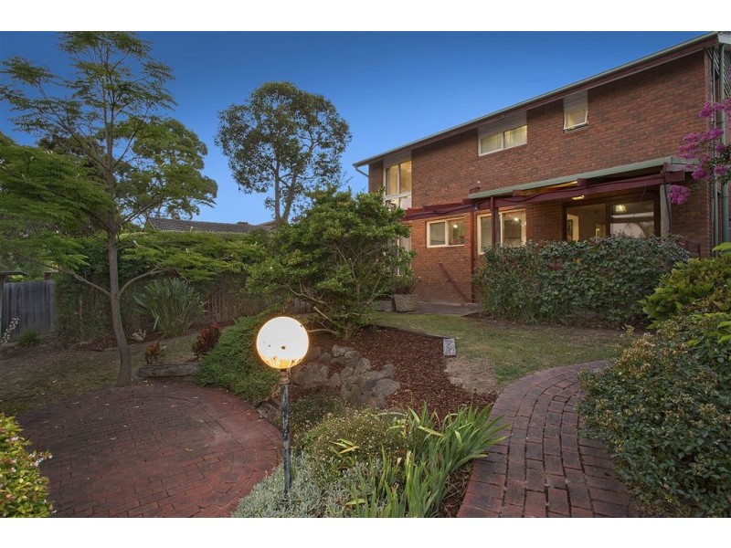 18 Cowrie Street, Glen Waverley VIC 3150