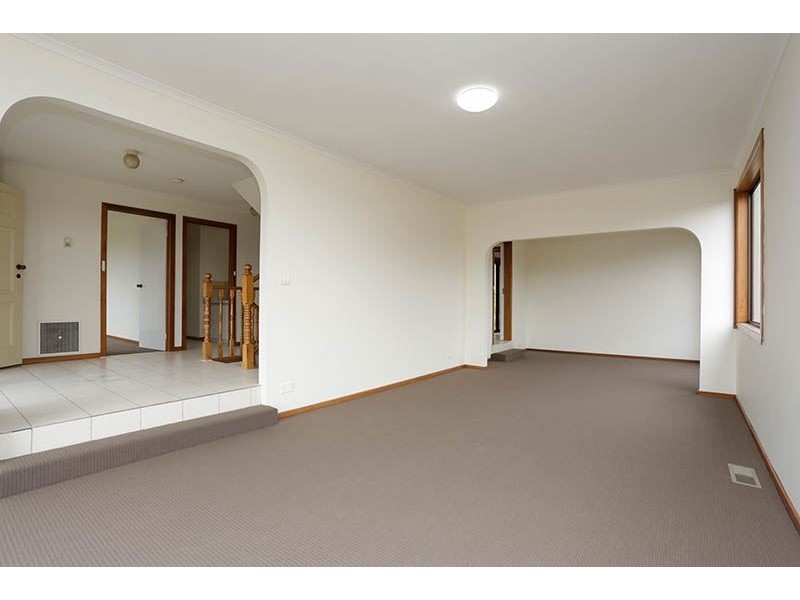 11 Merran Court, Wheelers Hill VIC 3150