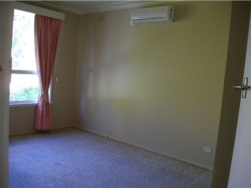 24 Kincumber Drive, Glen Waverley VIC 3150