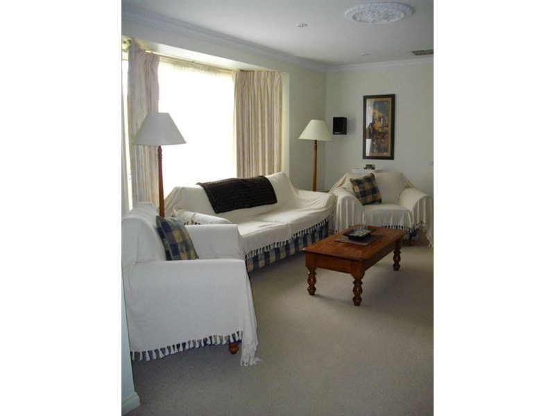 1/33 Lincoln Avenue, Glen Waverley VIC 3150