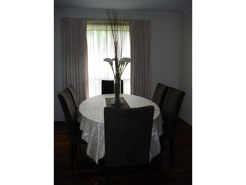 1/33 Lincoln Avenue, Glen Waverley VIC 3150