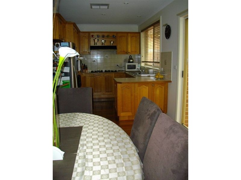 1/33 Lincoln Avenue, Glen Waverley VIC 3150