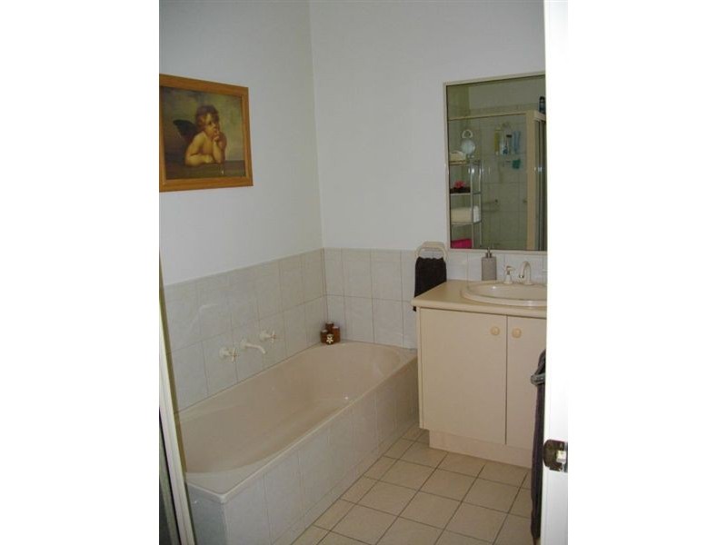 1/33 Lincoln Avenue, Glen Waverley VIC 3150