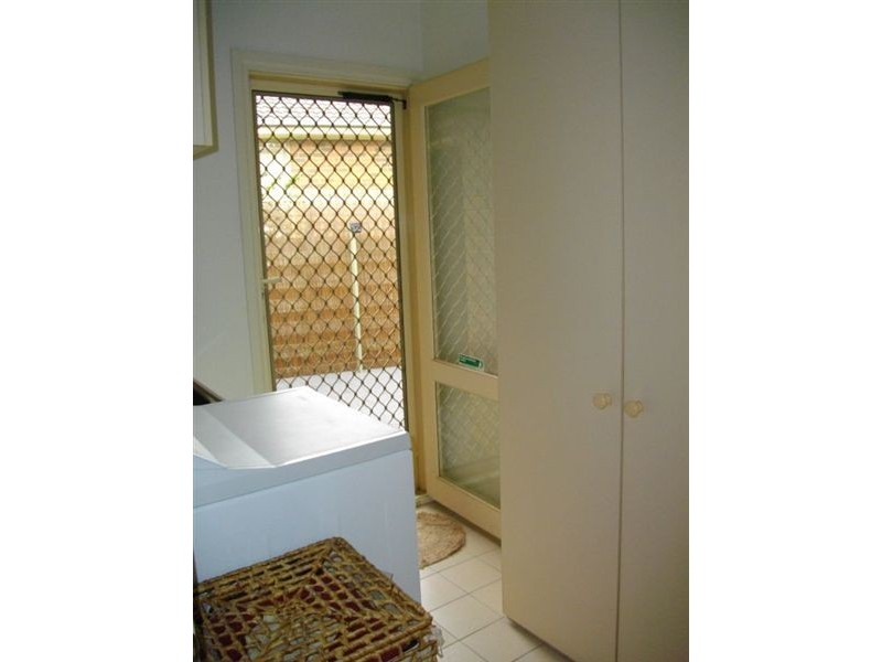 1/33 Lincoln Avenue, Glen Waverley VIC 3150