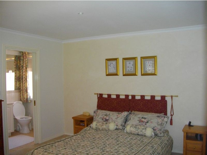 4 The Rise, Glen Waverley VIC 3150
