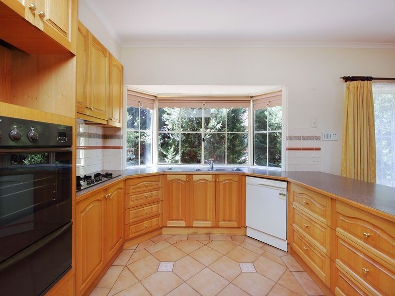 4 Trainor Court, Burwood East VIC 3151