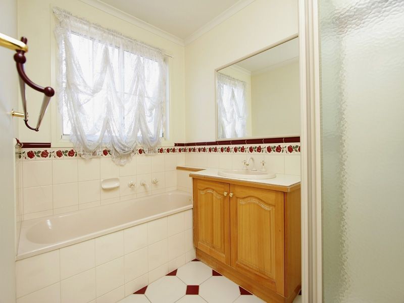 4 Trainor Court, Burwood East VIC 3151