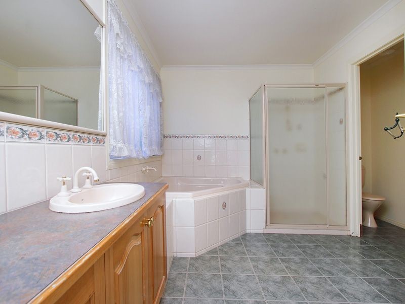 4 Trainor Court, Burwood East VIC 3151