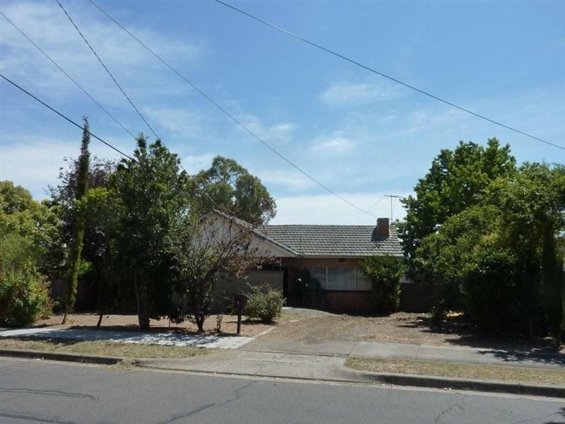 1 Newton Grove, Glen Waverley VIC 3150