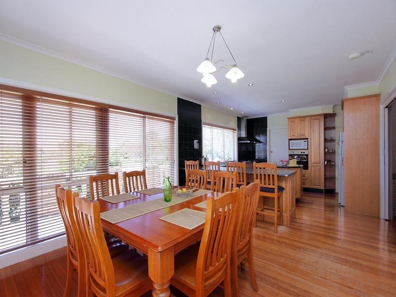 14 Crestmont Drive, Glen Waverley VIC 3150