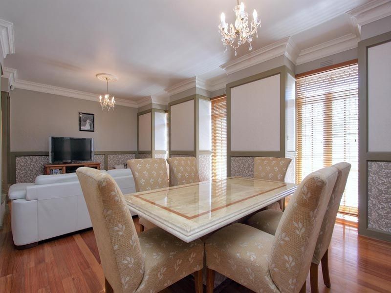 14 Crestmont Drive, Glen Waverley VIC 3150