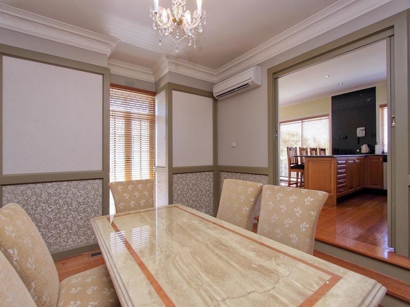 14 Crestmont Drive, Glen Waverley VIC 3150