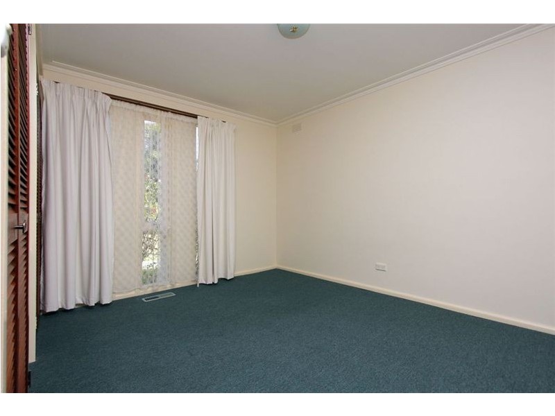 16 Crestmont Drive, Glen Waverley VIC 3150