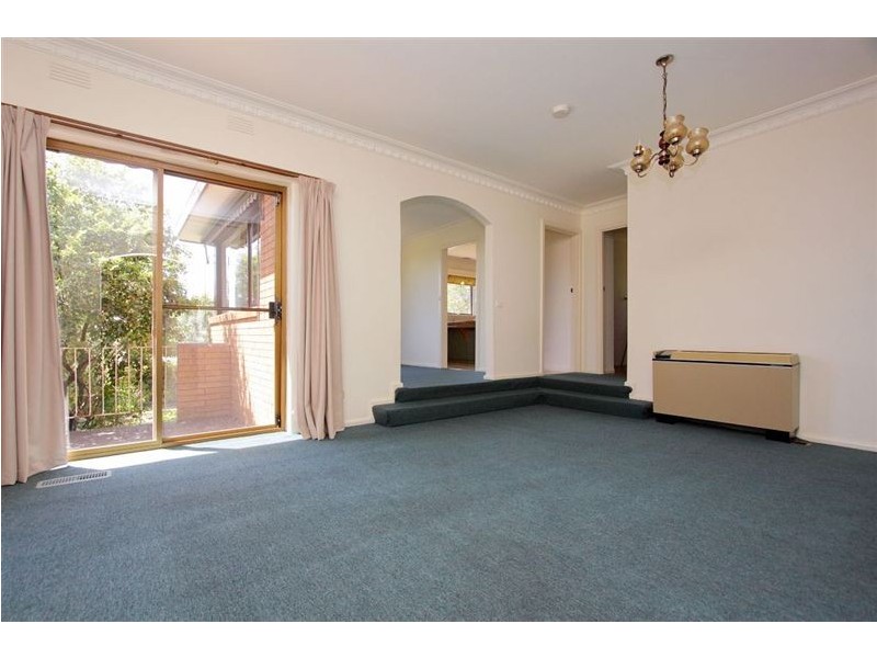 16 Crestmont Drive, Glen Waverley VIC 3150