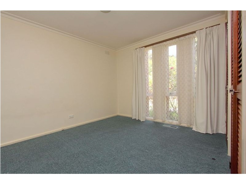 16 Crestmont Drive, Glen Waverley VIC 3150