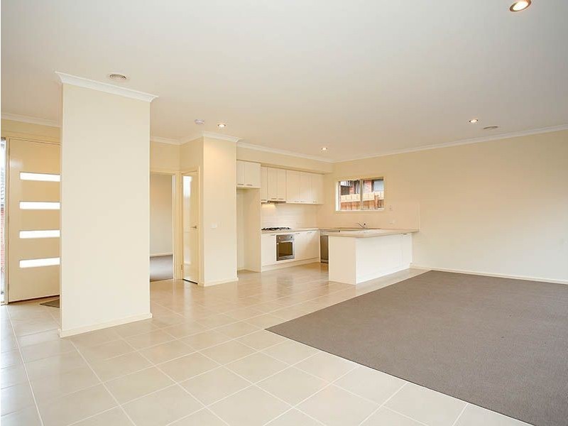 2/18 Jordan Grove, Glen Waverley VIC 3150