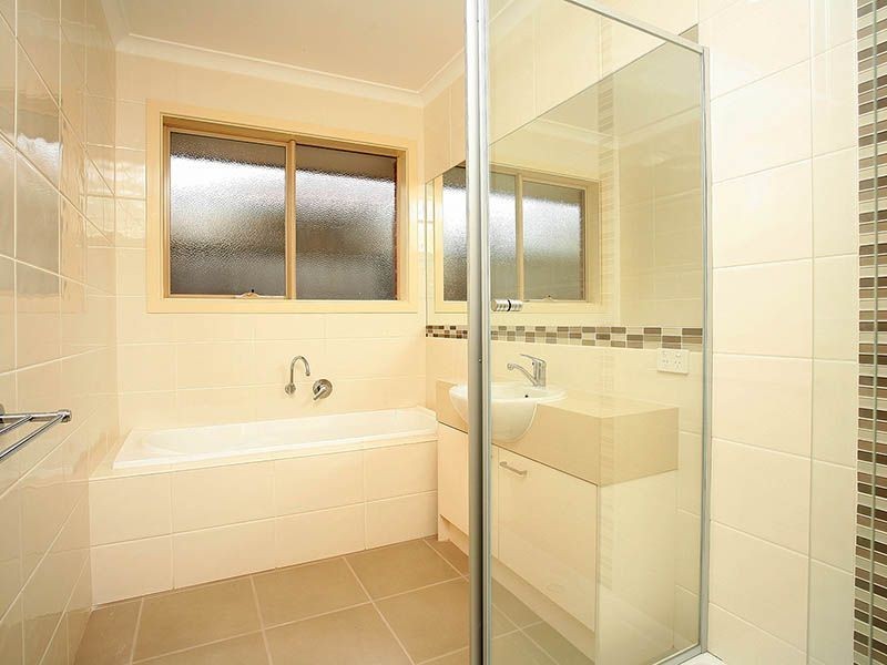 2/18 Jordan Grove, Glen Waverley VIC 3150