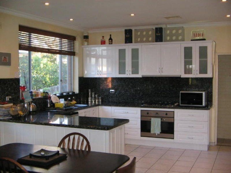 6 Clyden Court, Burwood East VIC 3151