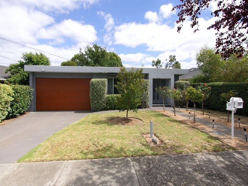 17 Dion Road, Glen Waverley VIC 3150