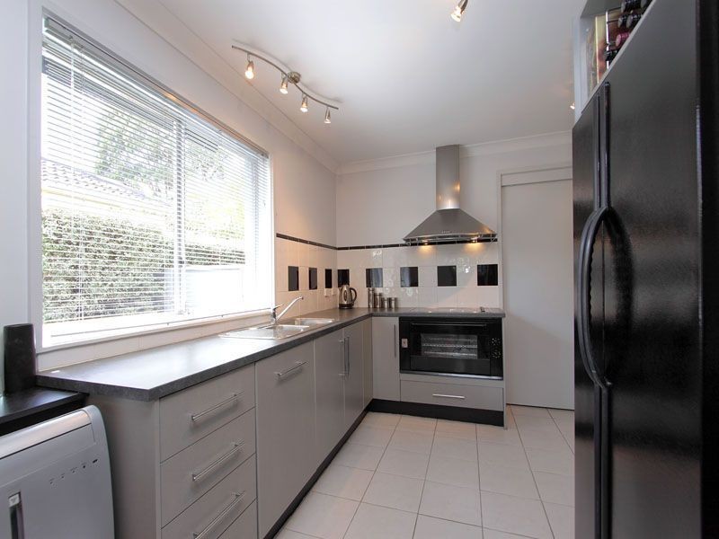 17 Dion Road, Glen Waverley VIC 3150