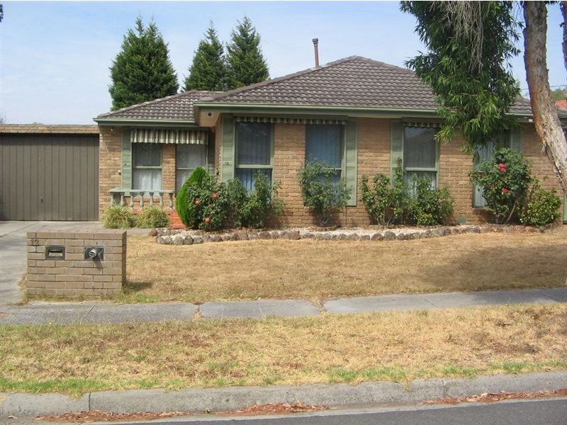 12 Gaynor Crescent, Glen Waverley VIC 3150