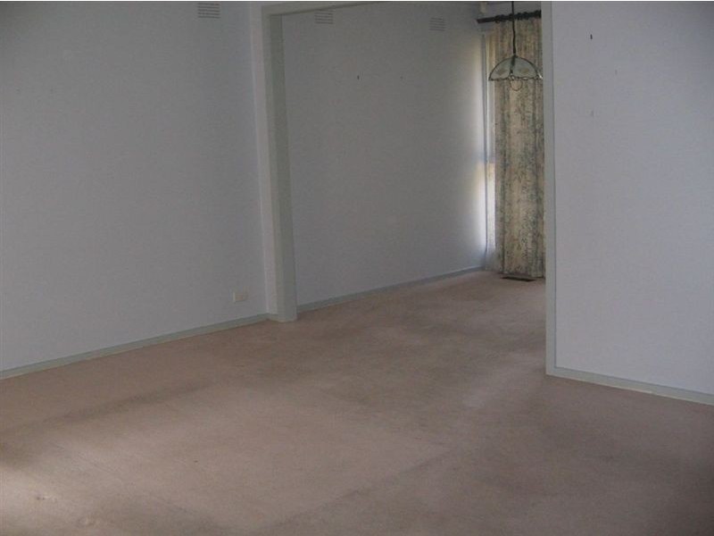 12 Gaynor Crescent, Glen Waverley VIC 3150