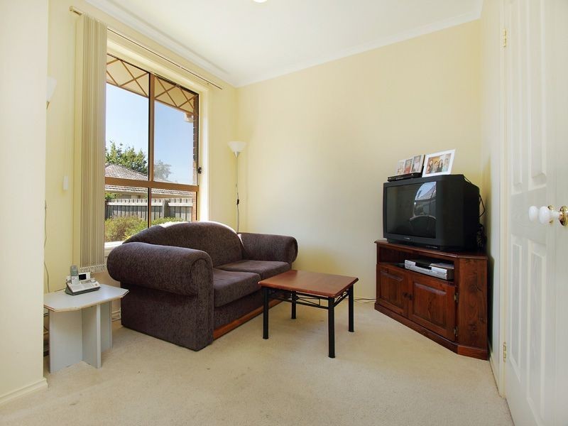 2/8 Delmore Crescent, Glen Waverley VIC 3150