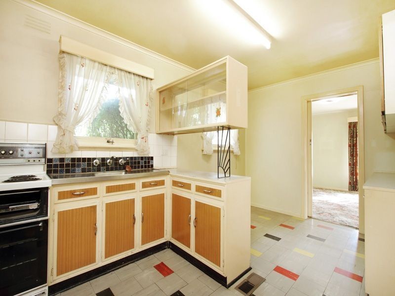 6 Pickford Street, Burwood East VIC 3151