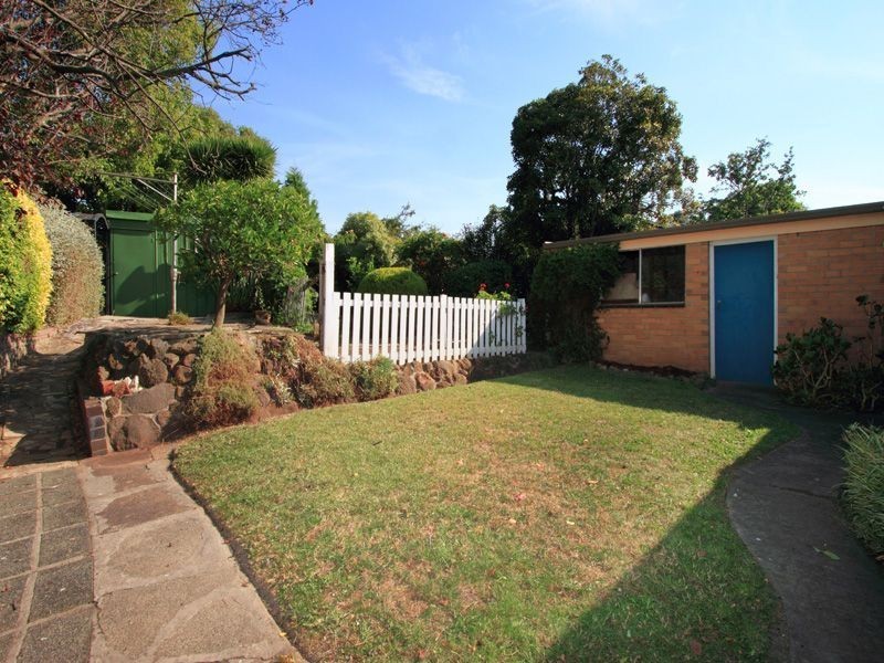 6 Pickford Street, Burwood East VIC 3151