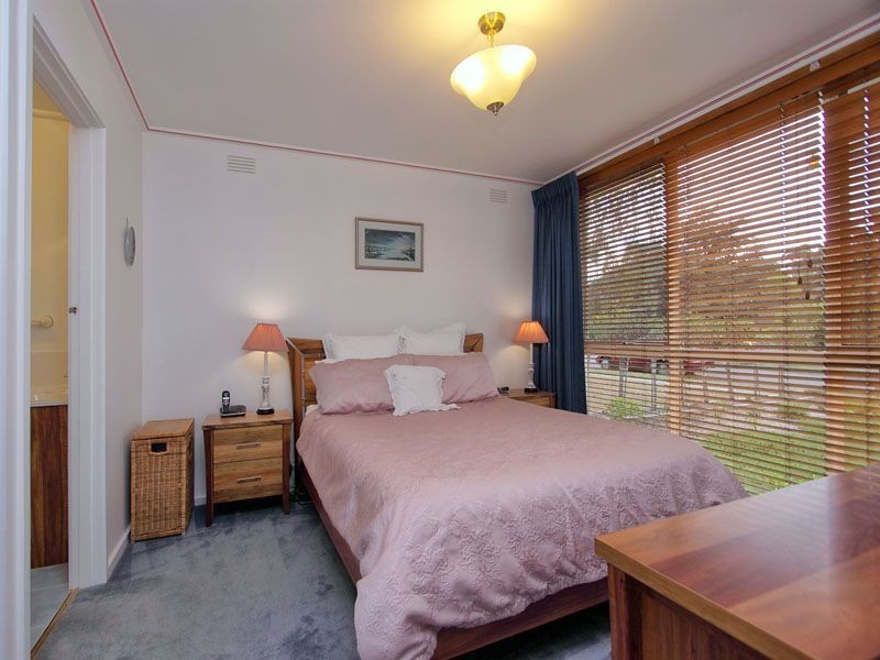 31 Highwood Drive, Wheelers Hill VIC 3150