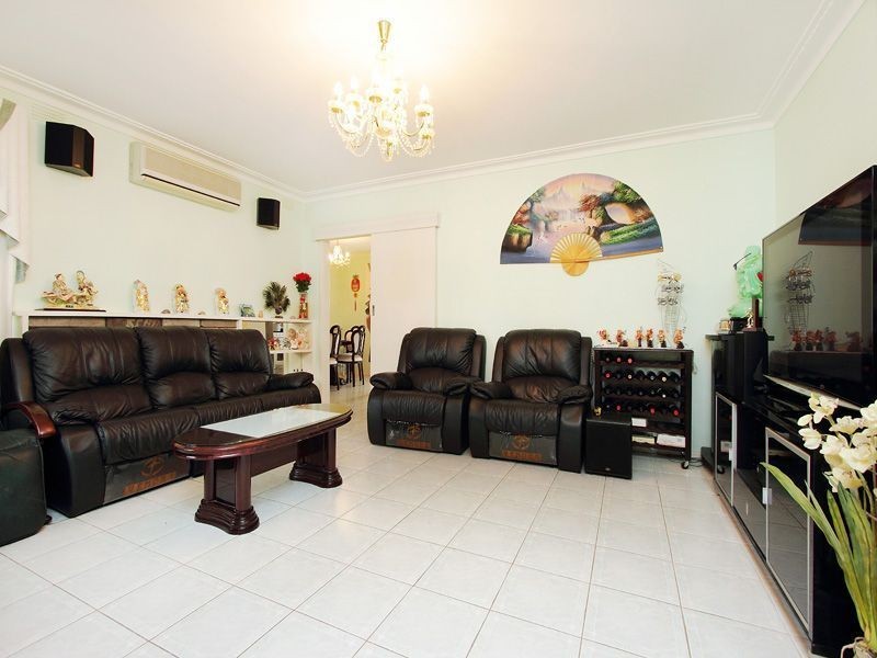 8 Viggers Parade, Glen Waverley VIC 3150