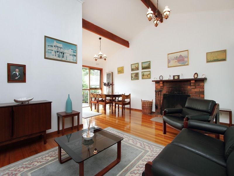 8 Carmen Court, Glen Waverley VIC 3150