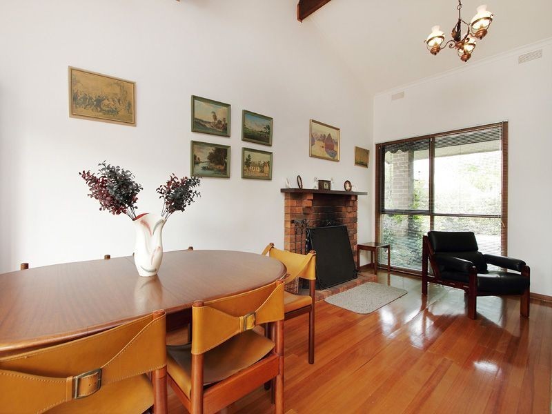 8 Carmen Court, Glen Waverley VIC 3150