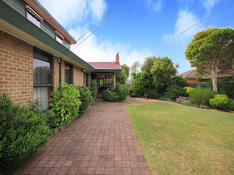 8 Carmen Court, Glen Waverley VIC 3150