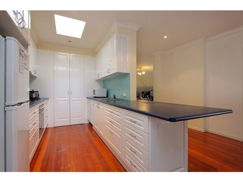 2 Groom Court, Glen Waverley VIC 3150