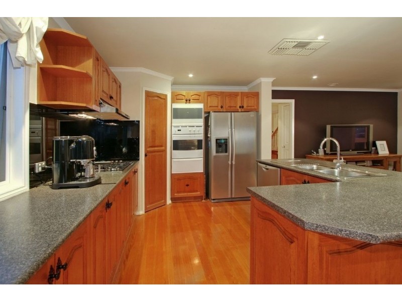 79 Avendon Boulevard, Glen Waverley VIC 3150