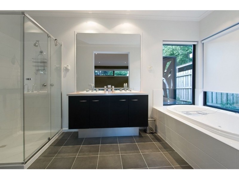 23 Ballara Avenue, Glen Waverley VIC 3150