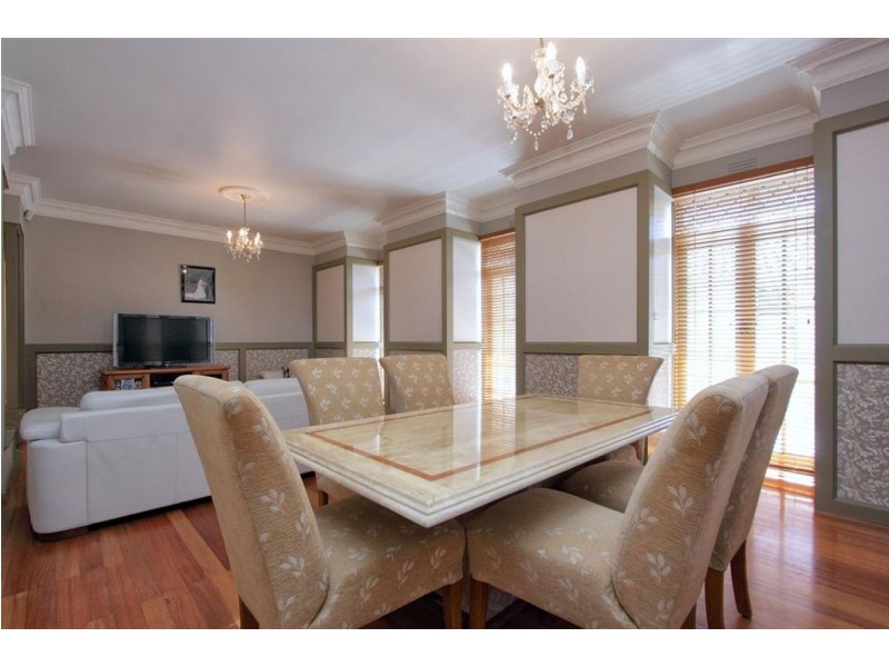 14 Crestmont Drive, Glen Waverley VIC 3150