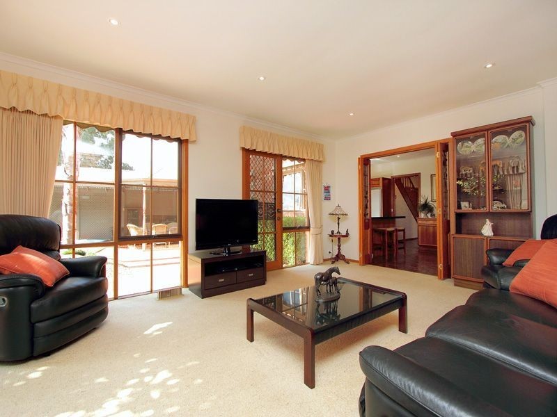 43 Atheldene Drive, Glen Waverley VIC 3150