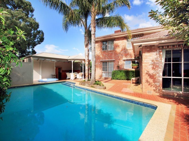 43 Atheldene Drive, Glen Waverley VIC 3150