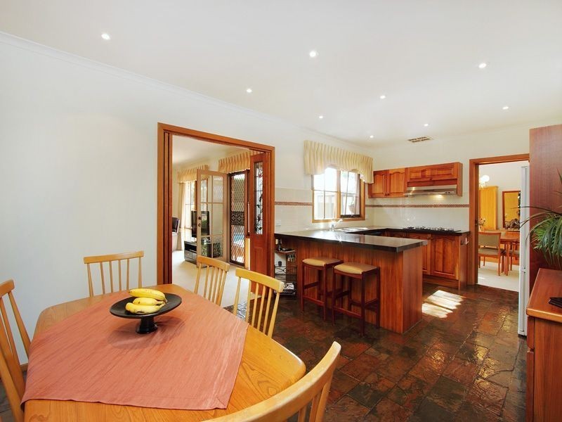 43 Atheldene Drive, Glen Waverley VIC 3150