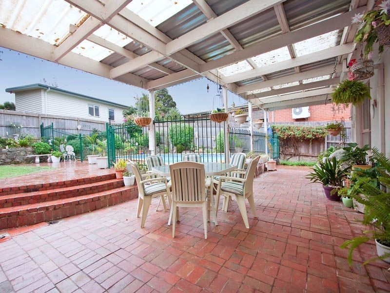 28 Beddows Street, Burwood VIC 3125