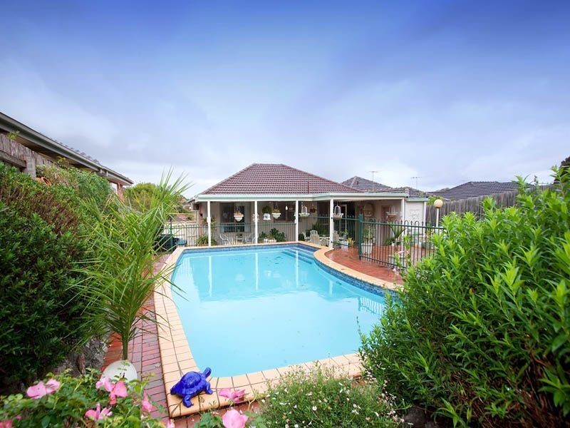 28 Beddows Street, Burwood VIC 3125