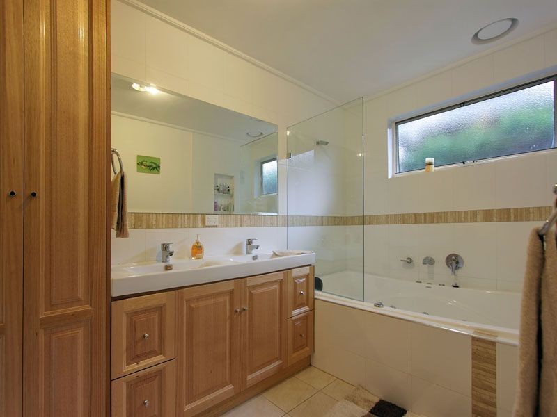 31 Highwood Drive, Wheelers Hill VIC 3150