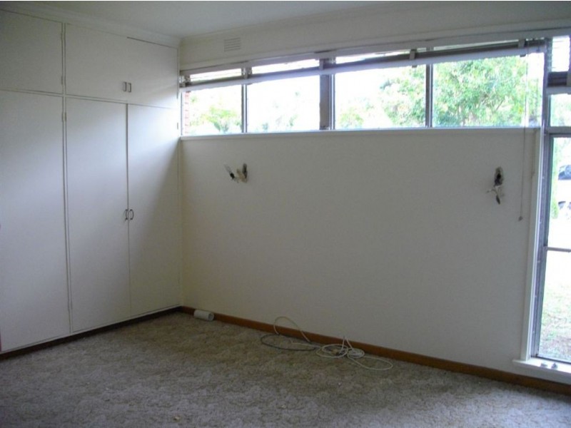 1 Newton Grove, Glen Waverley VIC 3150