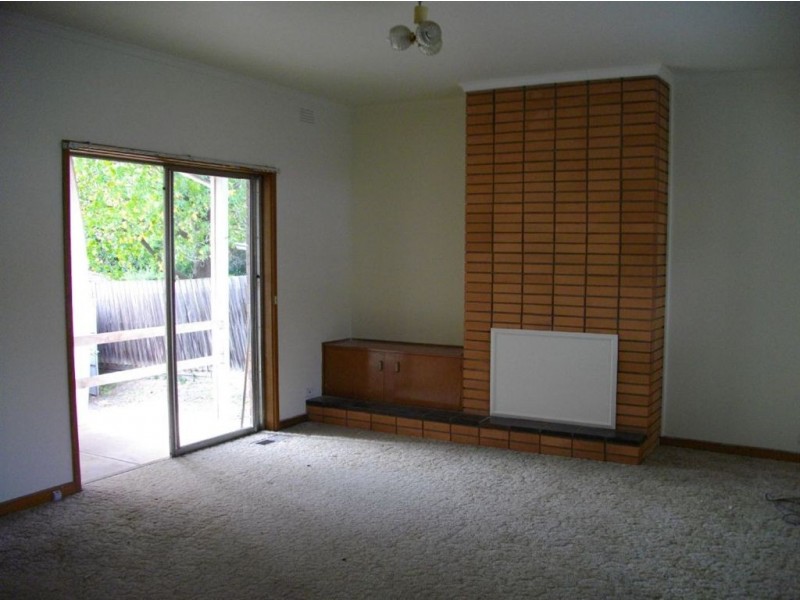 1 Newton Grove, Glen Waverley VIC 3150