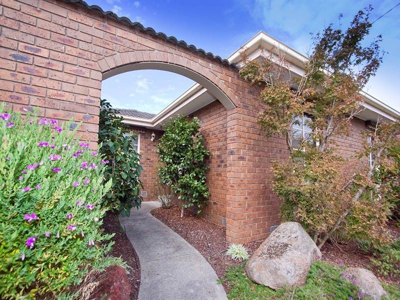 8 Kymme Court, Glen Waverley VIC 3150
